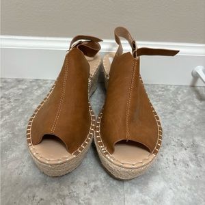 NWT Brown leather platform sandals